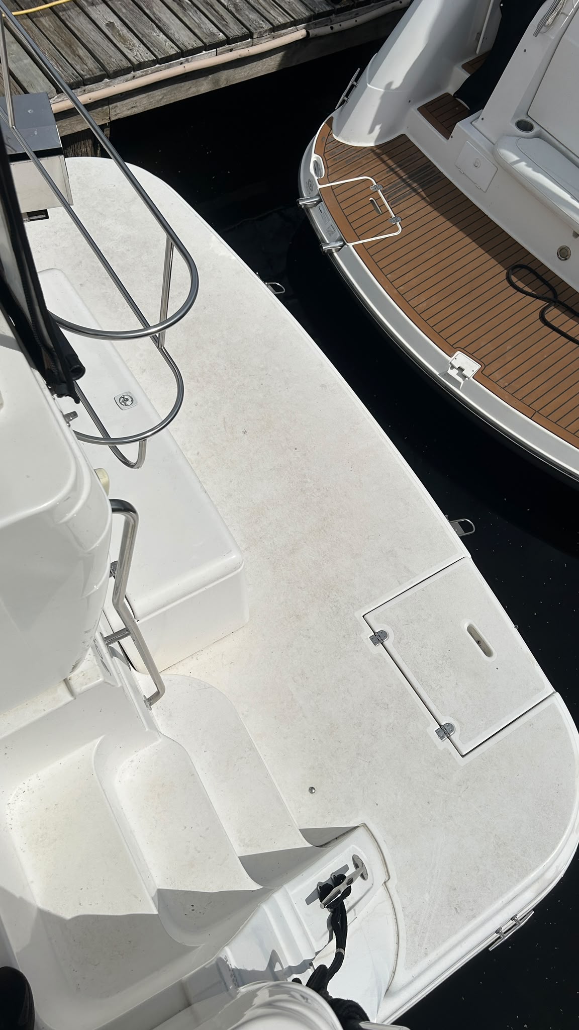 1999 Cruisers 3750 Motor Yacht, swim platform