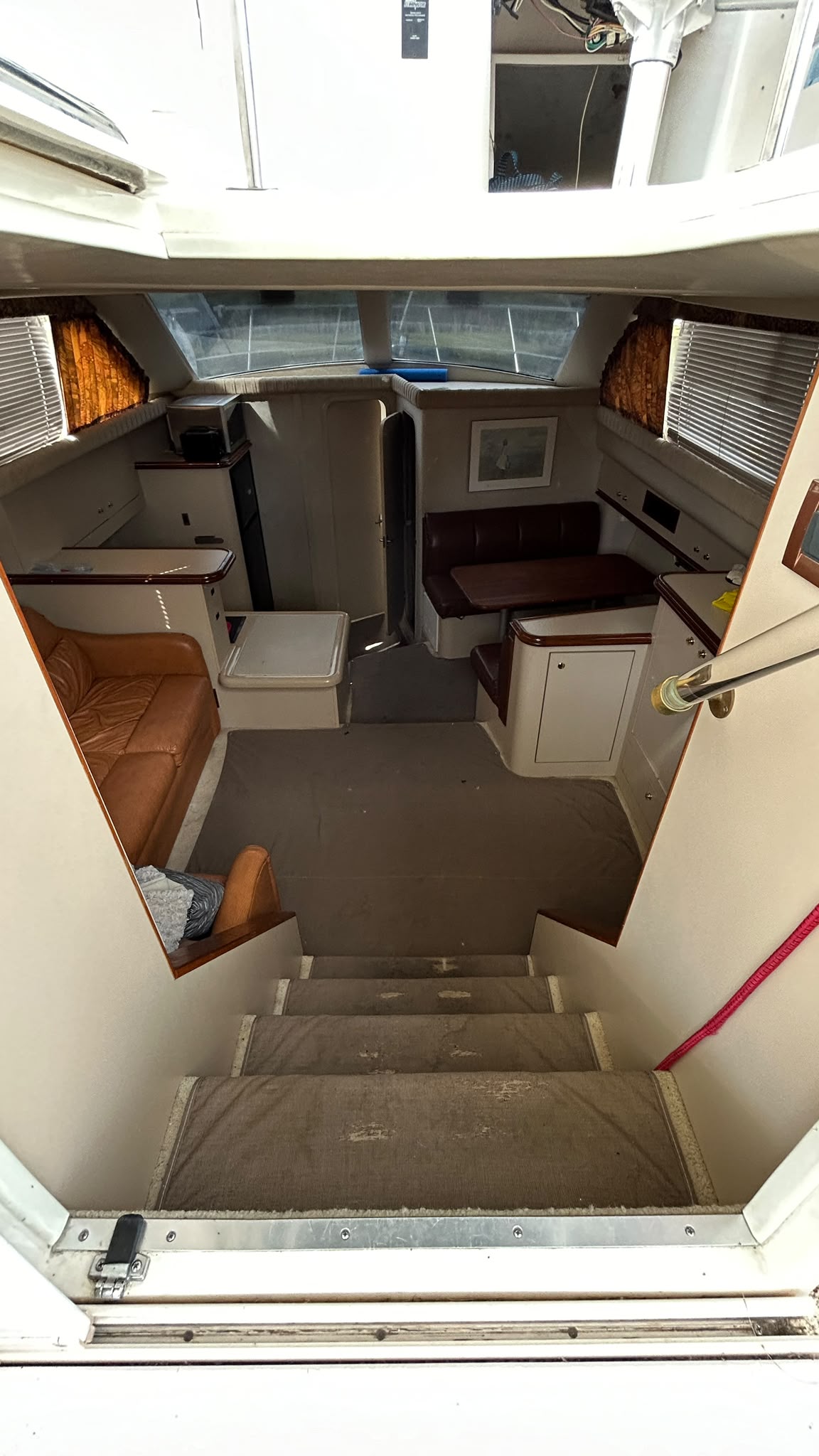 1999 Cruisers 3750 Motor Yacht, companionway